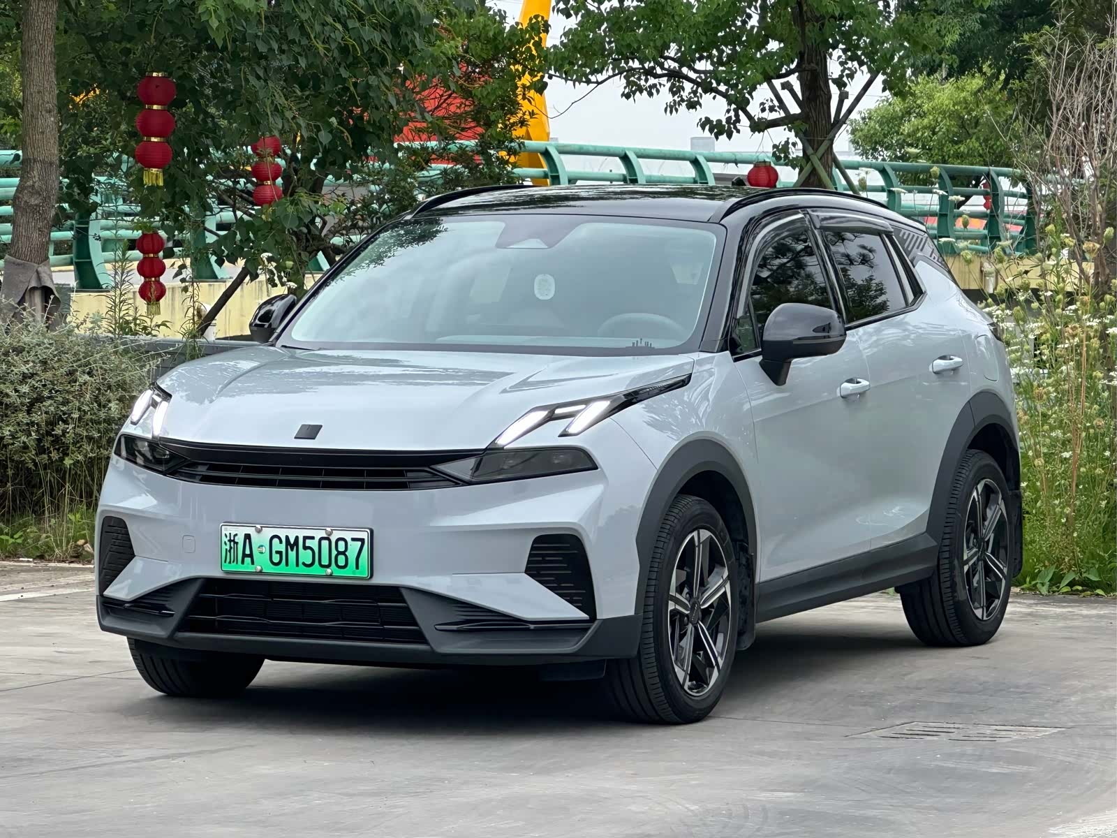 Lynk & Co 02
