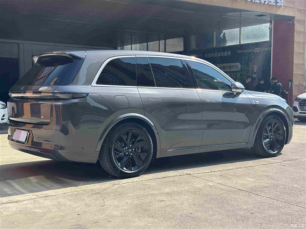Li Auto L8, 2023 4
