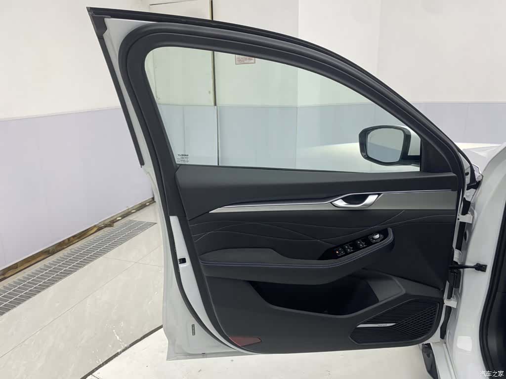 Geely Preface, 2026 16