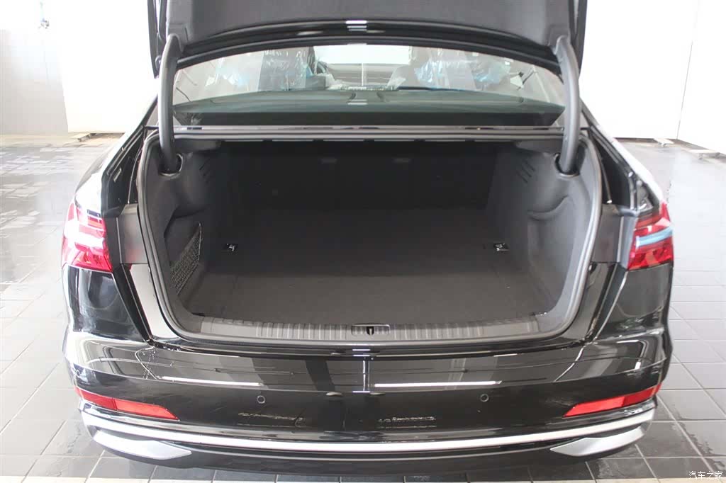 Audi A6L, 2026 7