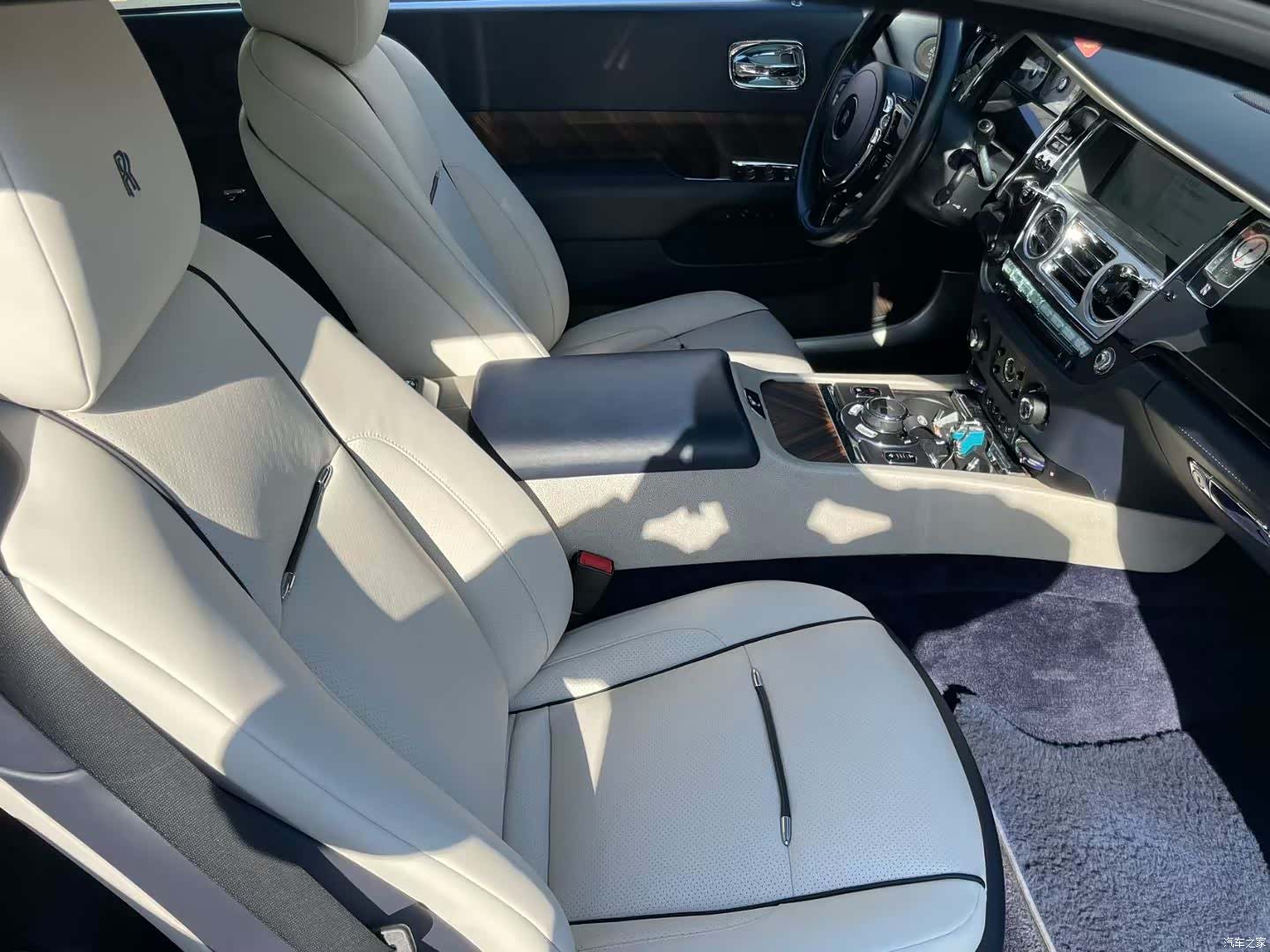 Rolls-Royce Wraith, 2015 7