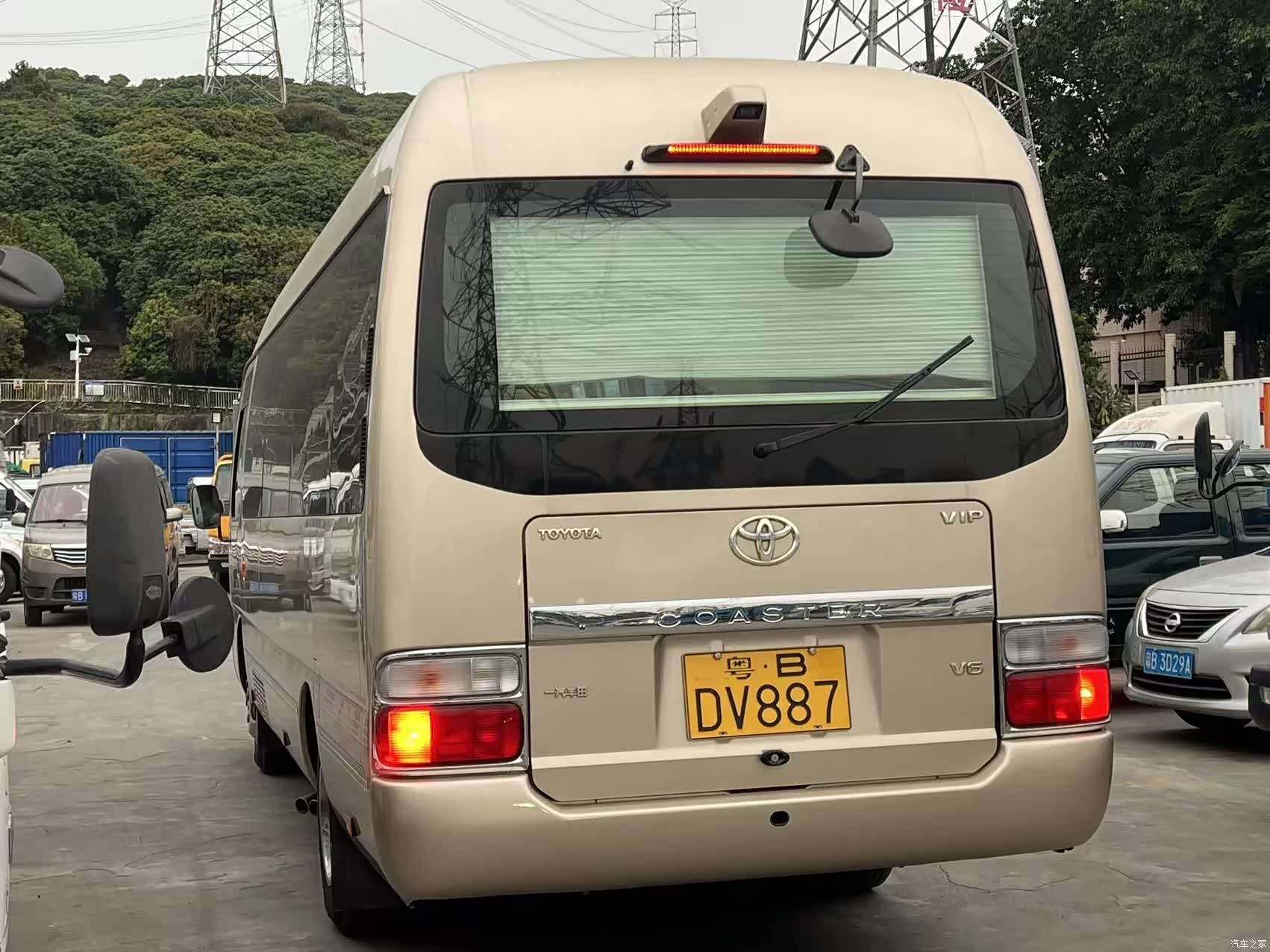 Toyota Coaster, 2017 6