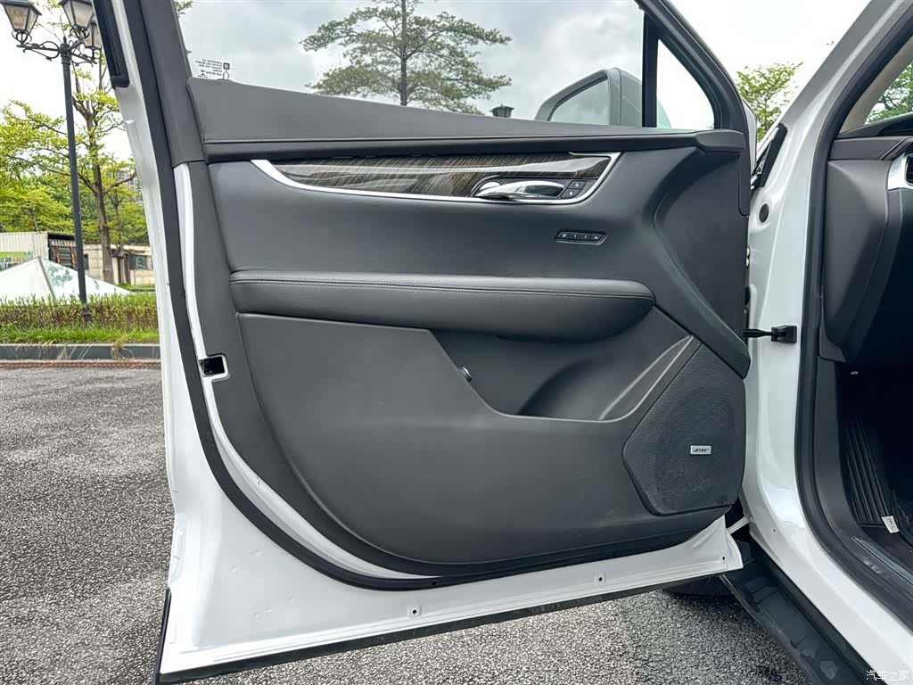 Cadillac XT5, 2017 4