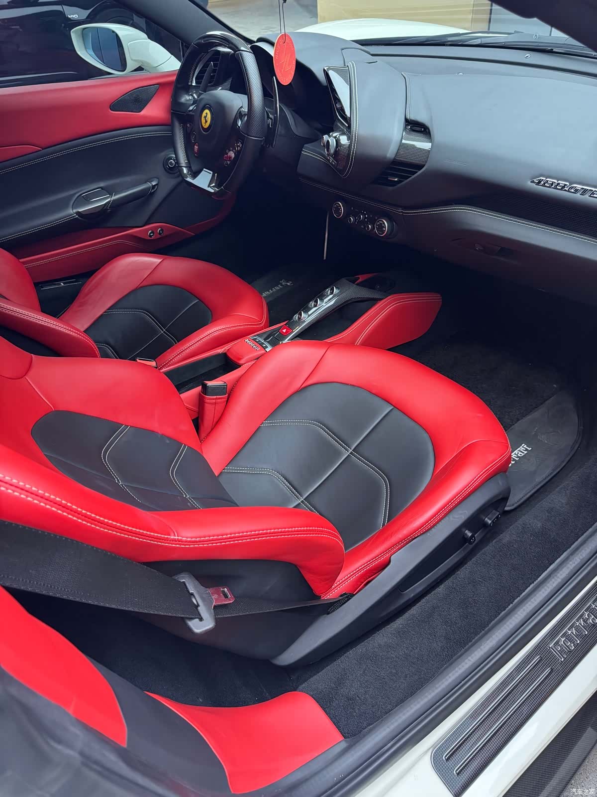 Ferrari 488, 2019 9