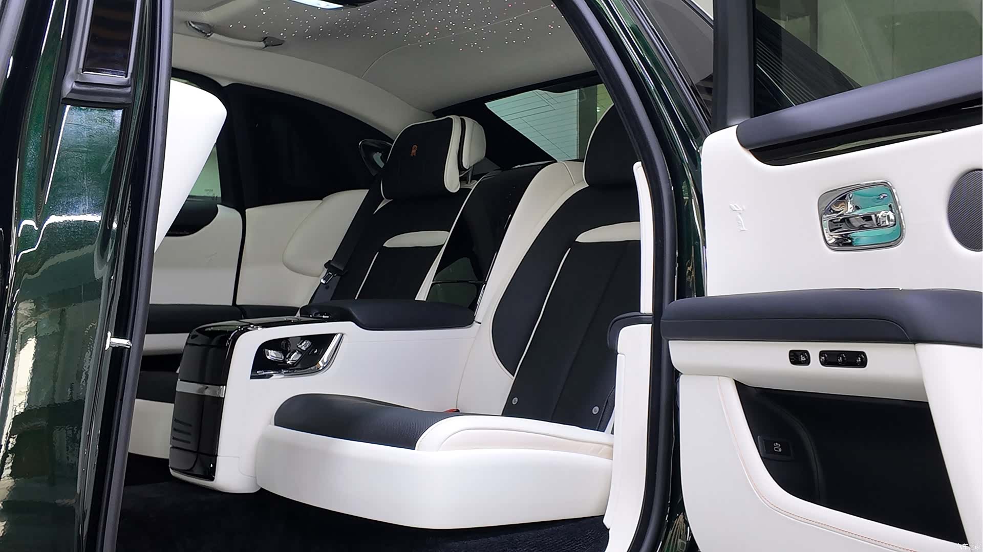 Rolls-Royce Ghost, 2021 8