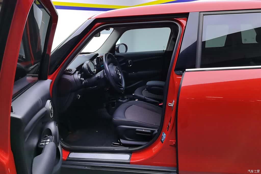 Mini ONE, 2019 9