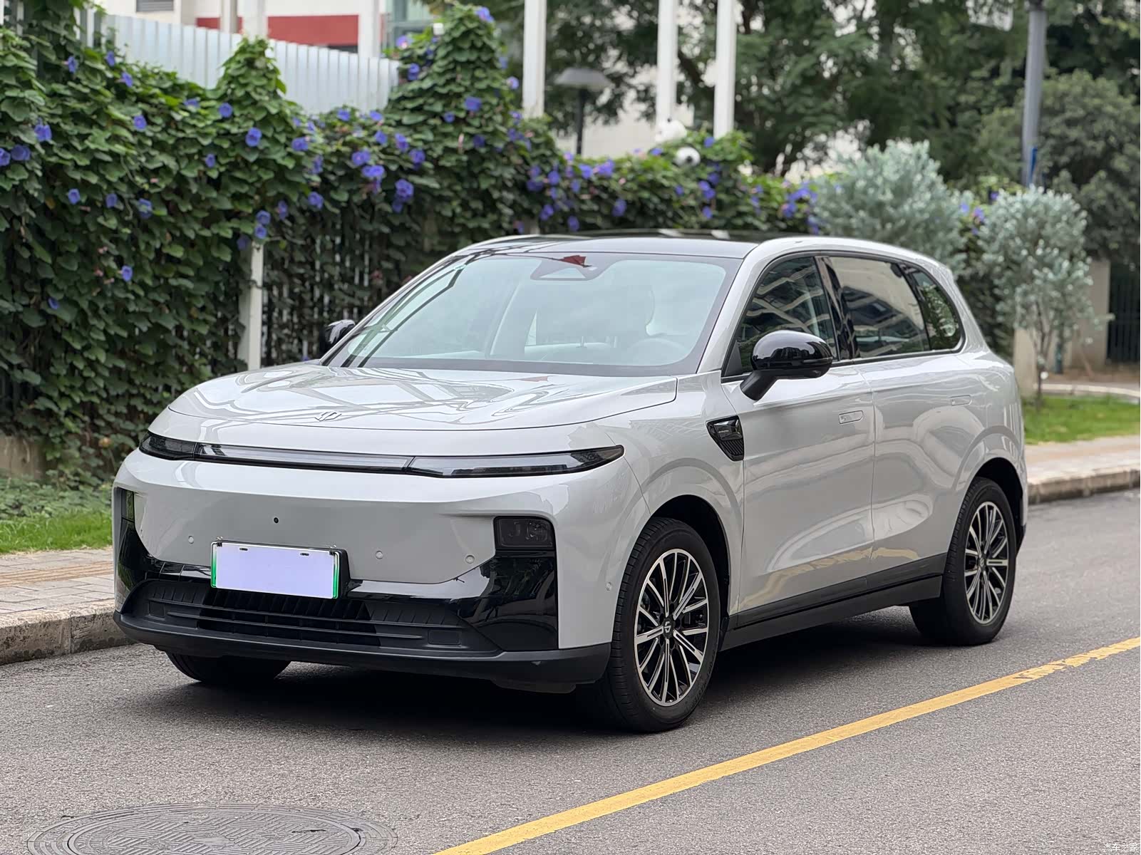 Leapmotor B10