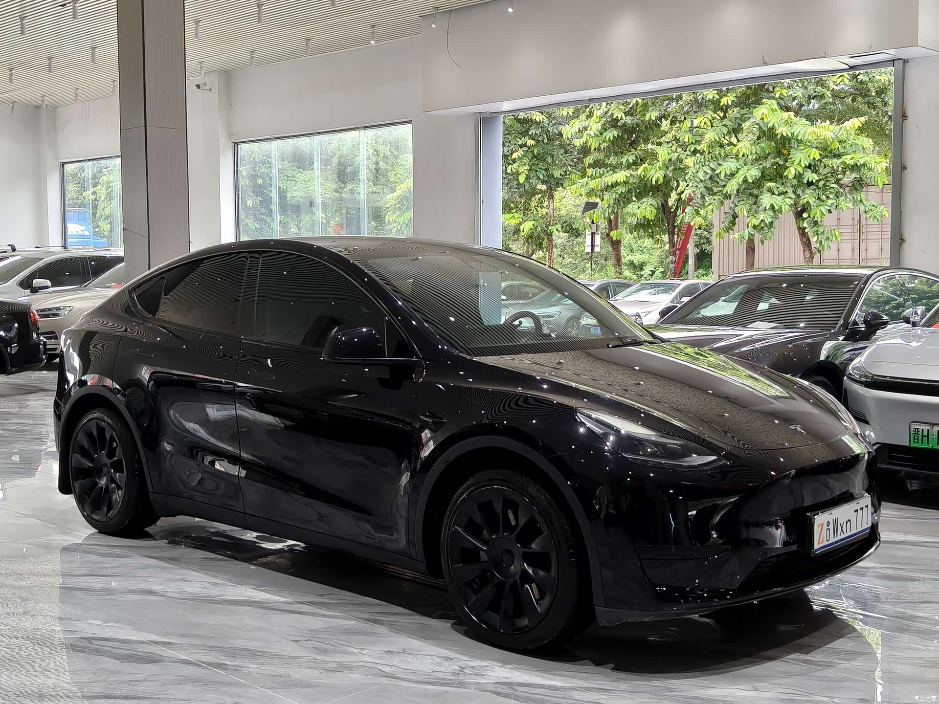 Tesla Model Y, 2022 3