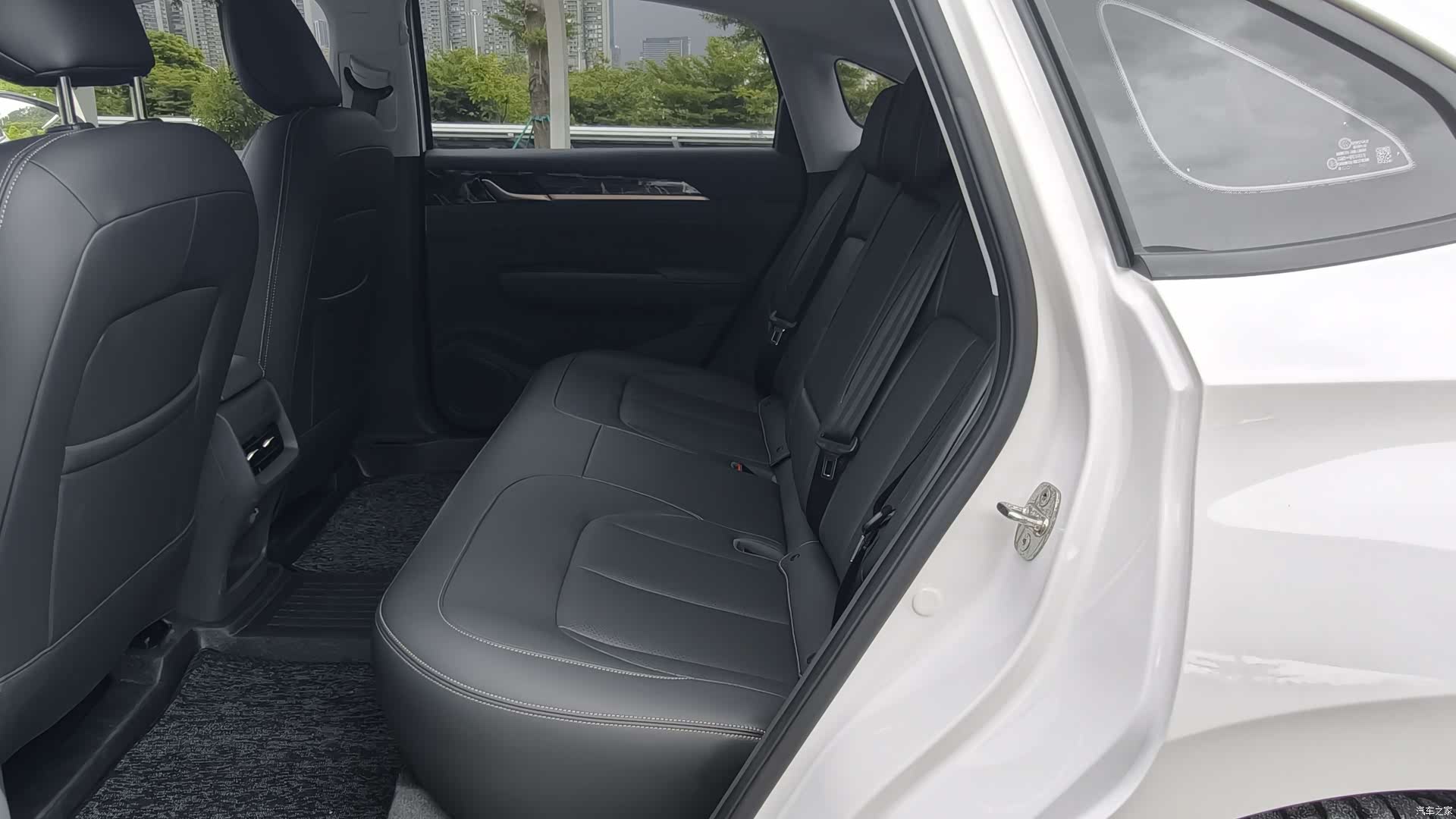 Wuling Starlight, 2025 12