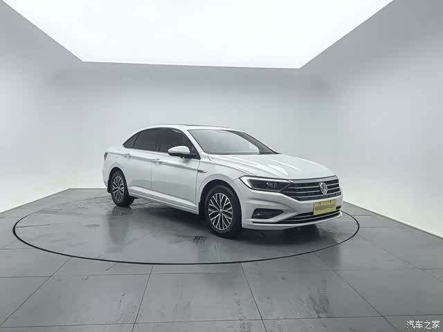 Volkswagen Sagitar, 2021 3