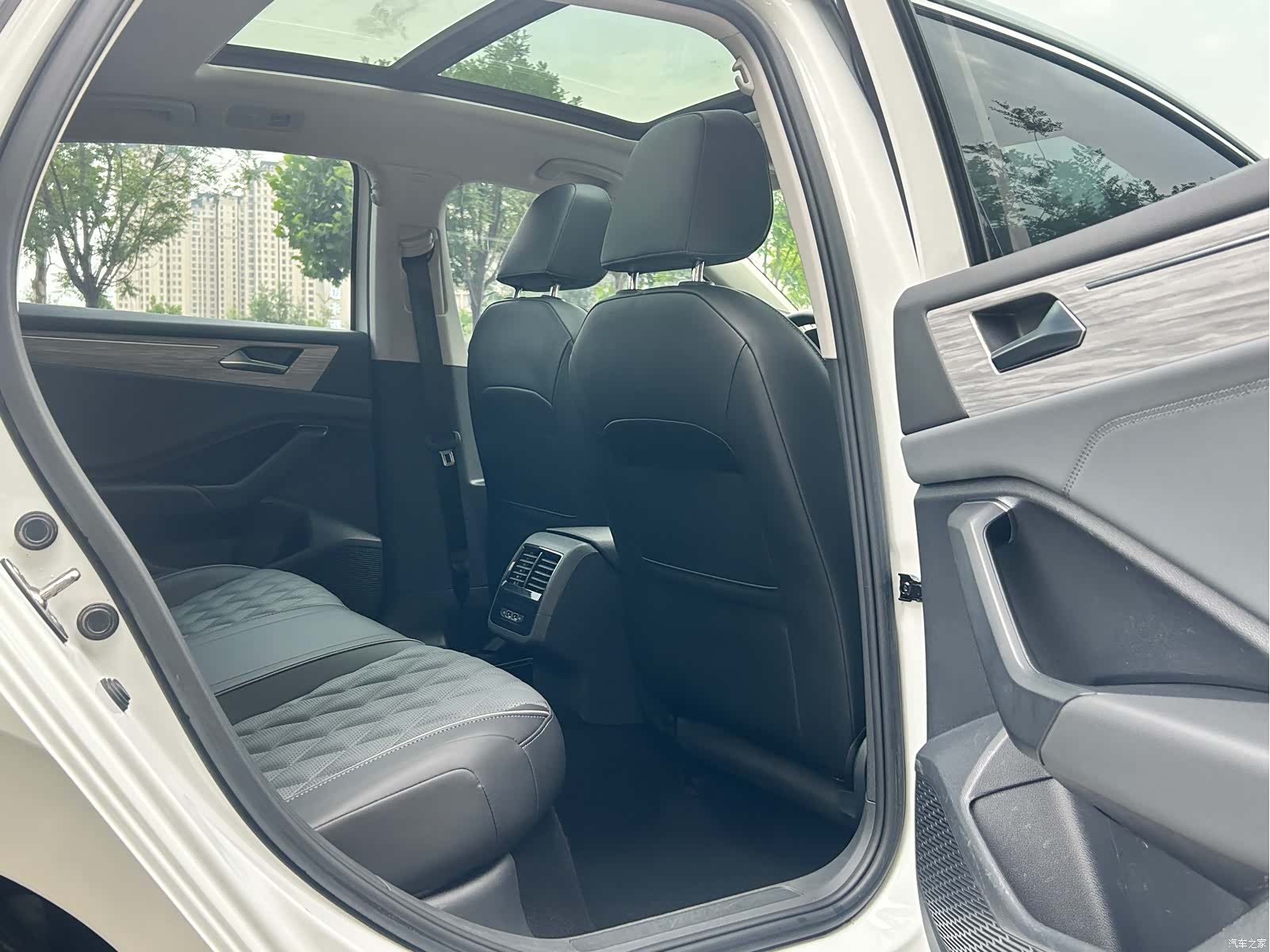 Volkswagen Sagitar, 2023 12
