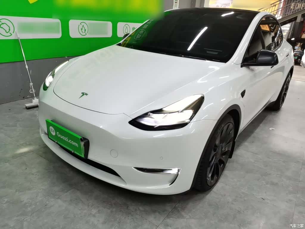 Tesla Model Y, 2022 2
