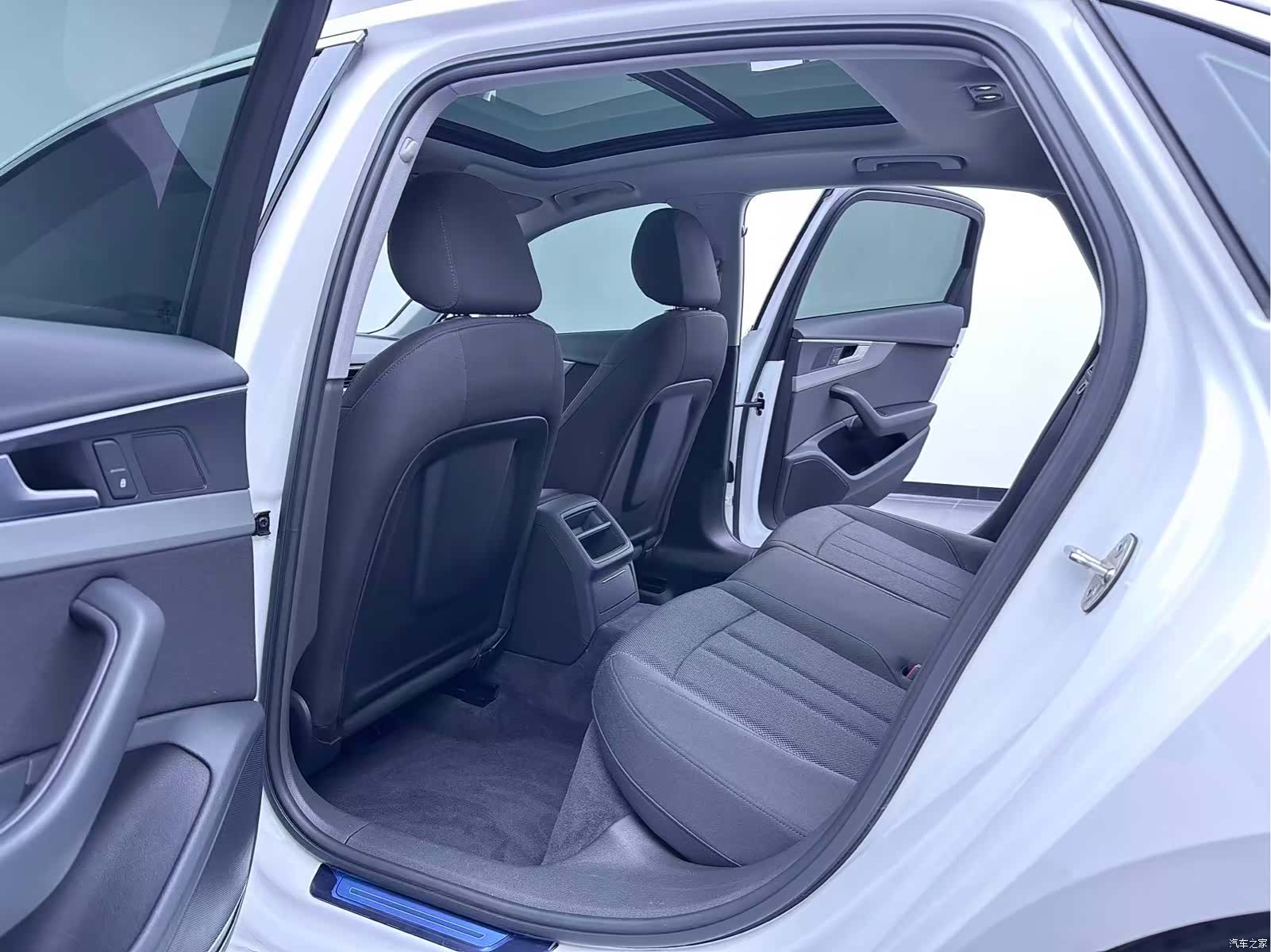 Audi A4L, 2018 15