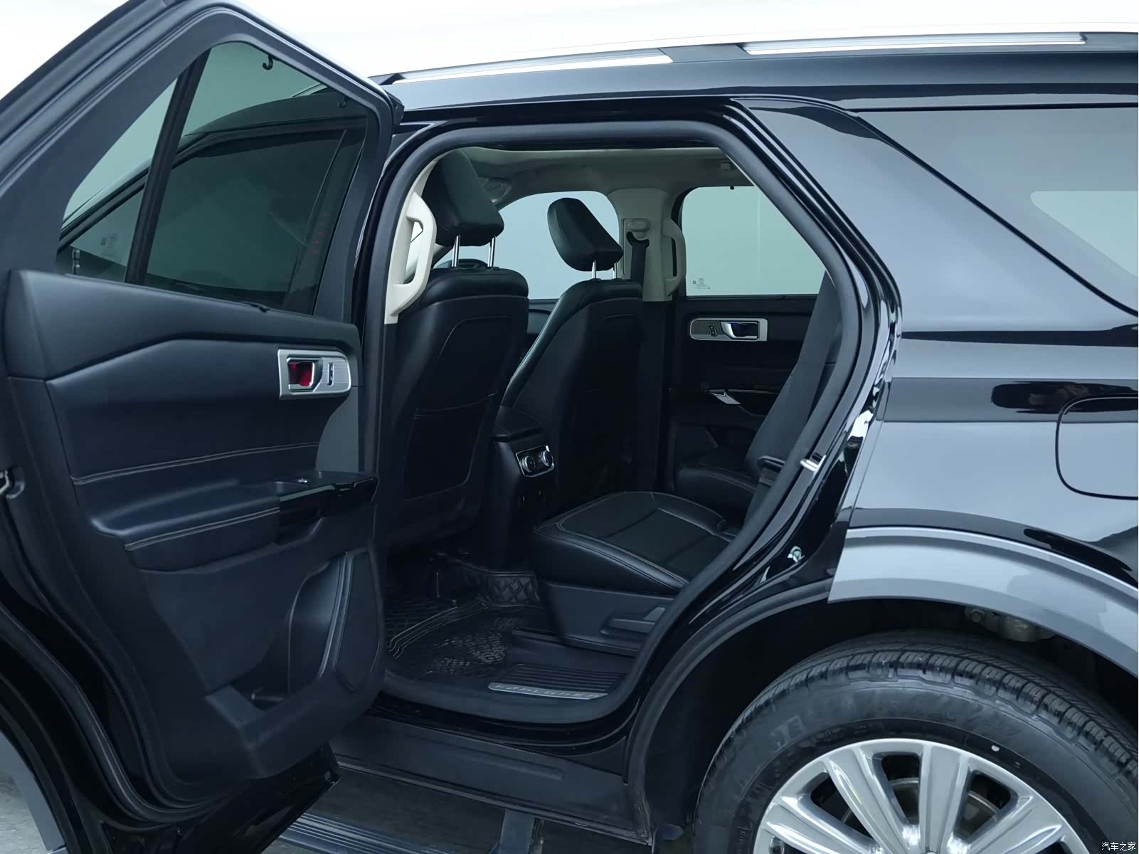 Ford Explorer, 2021 20