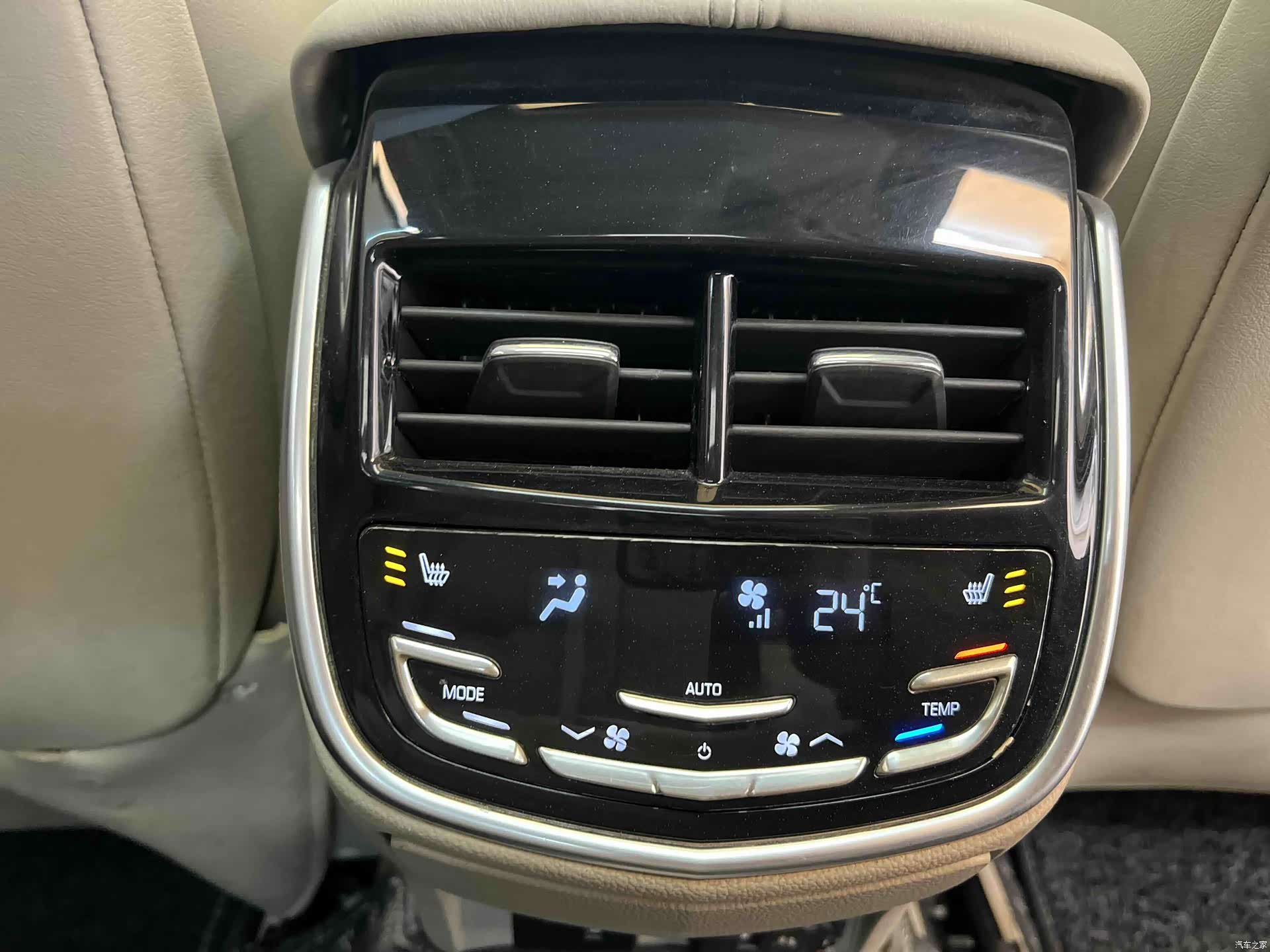 Cadillac XTS, 2013 26