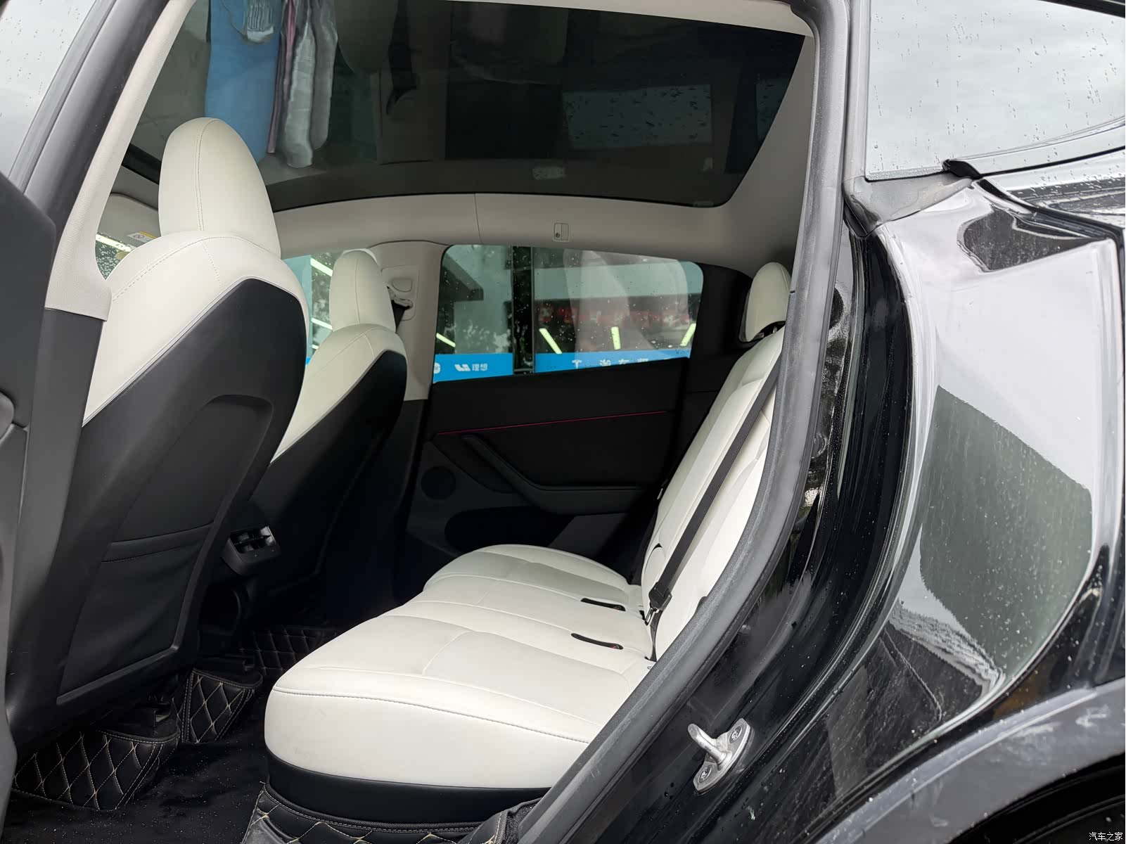 Tesla Model Y, 2023 8