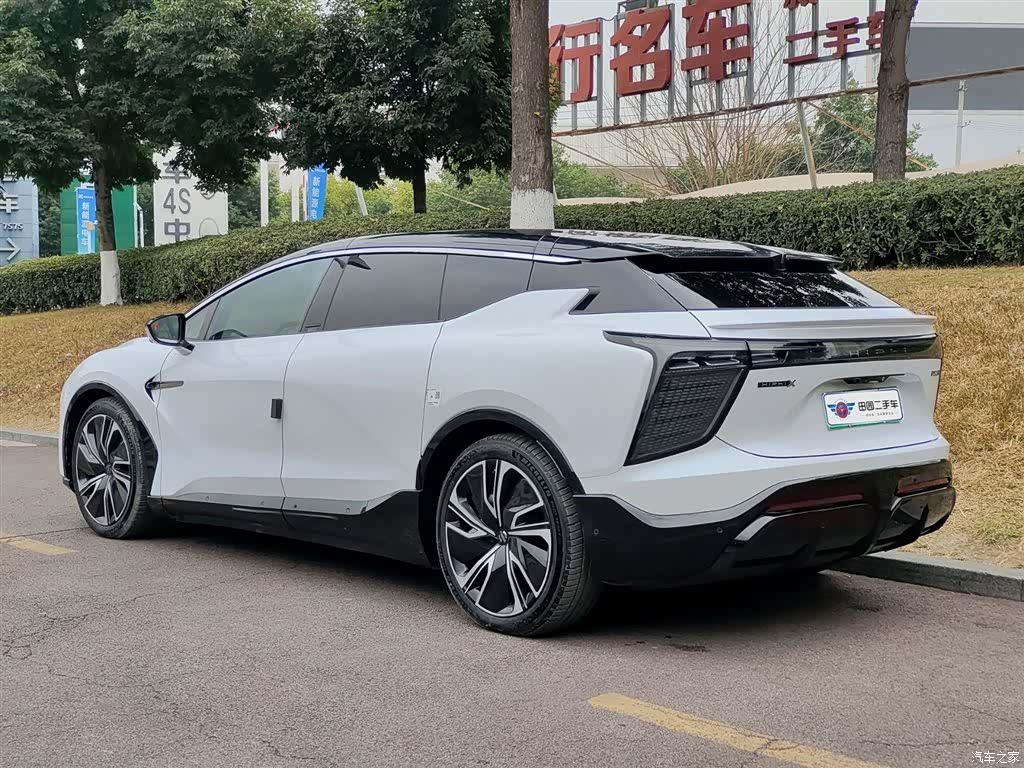 HiPhi X, 2025 7