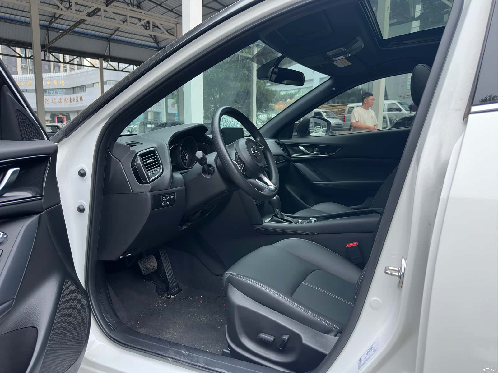 Mazda CX-4, 2023 10