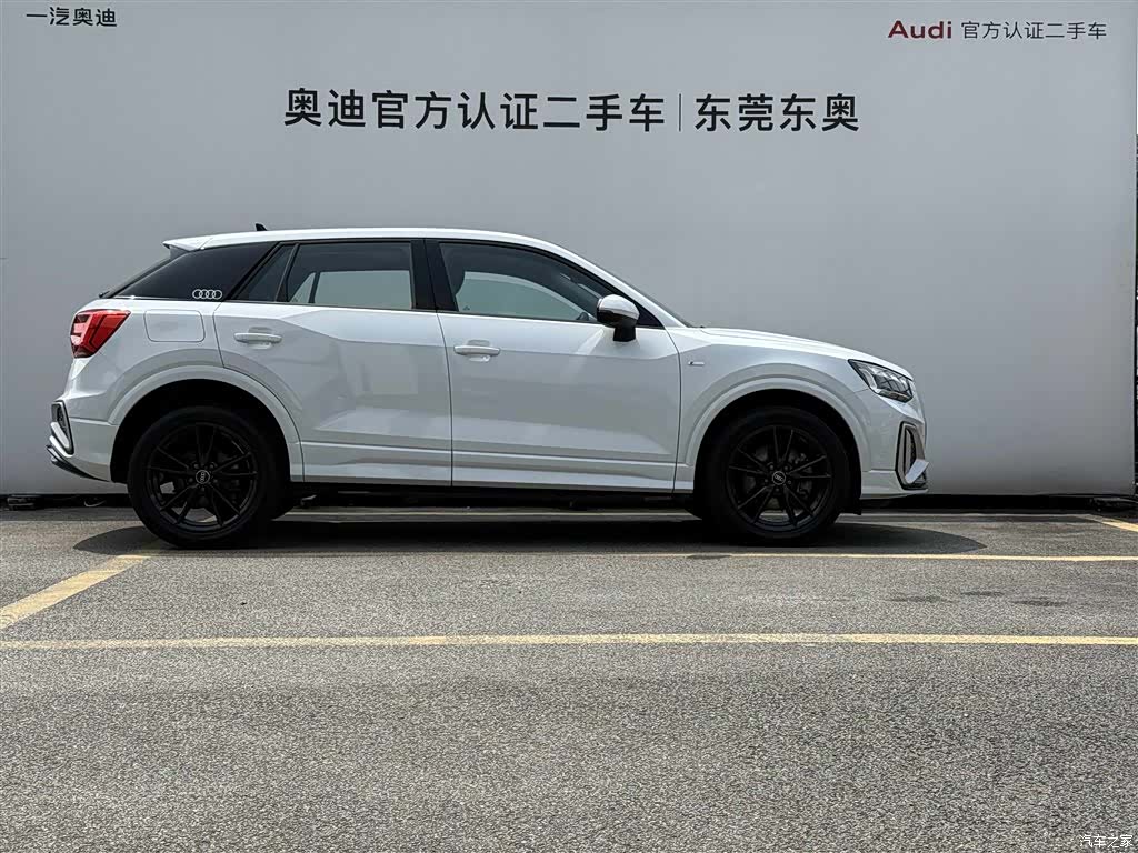 Audi Q2L, 2024 3