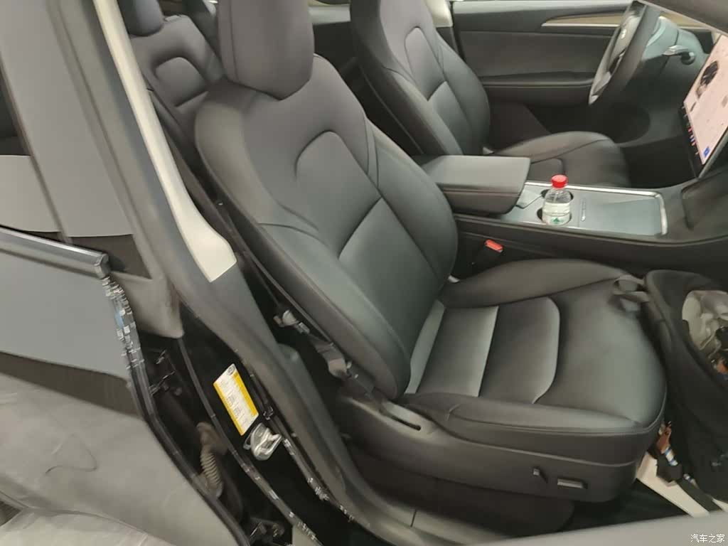 Tesla Model Y, 2022 25