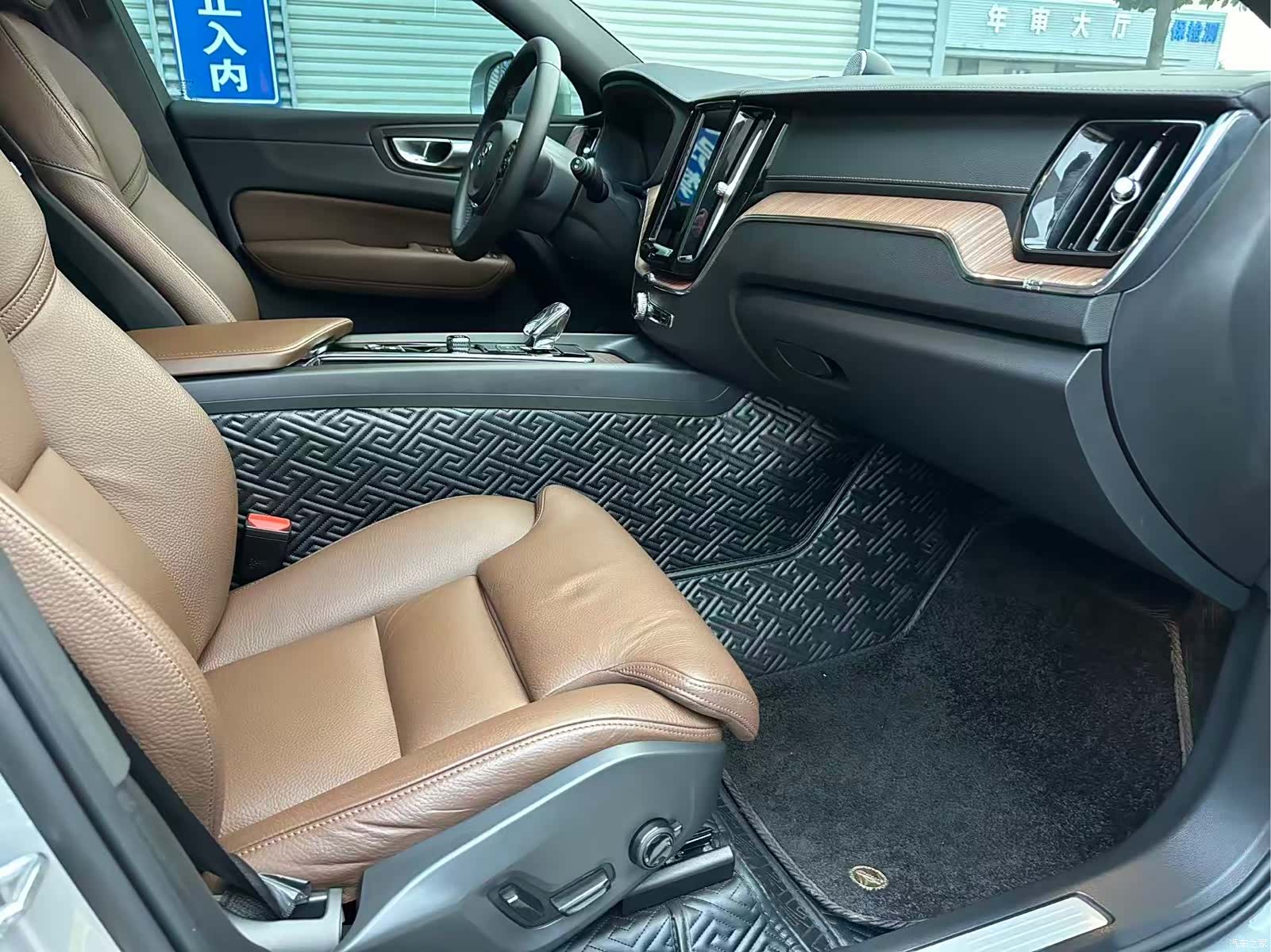 Volvo XC60, 2023 10