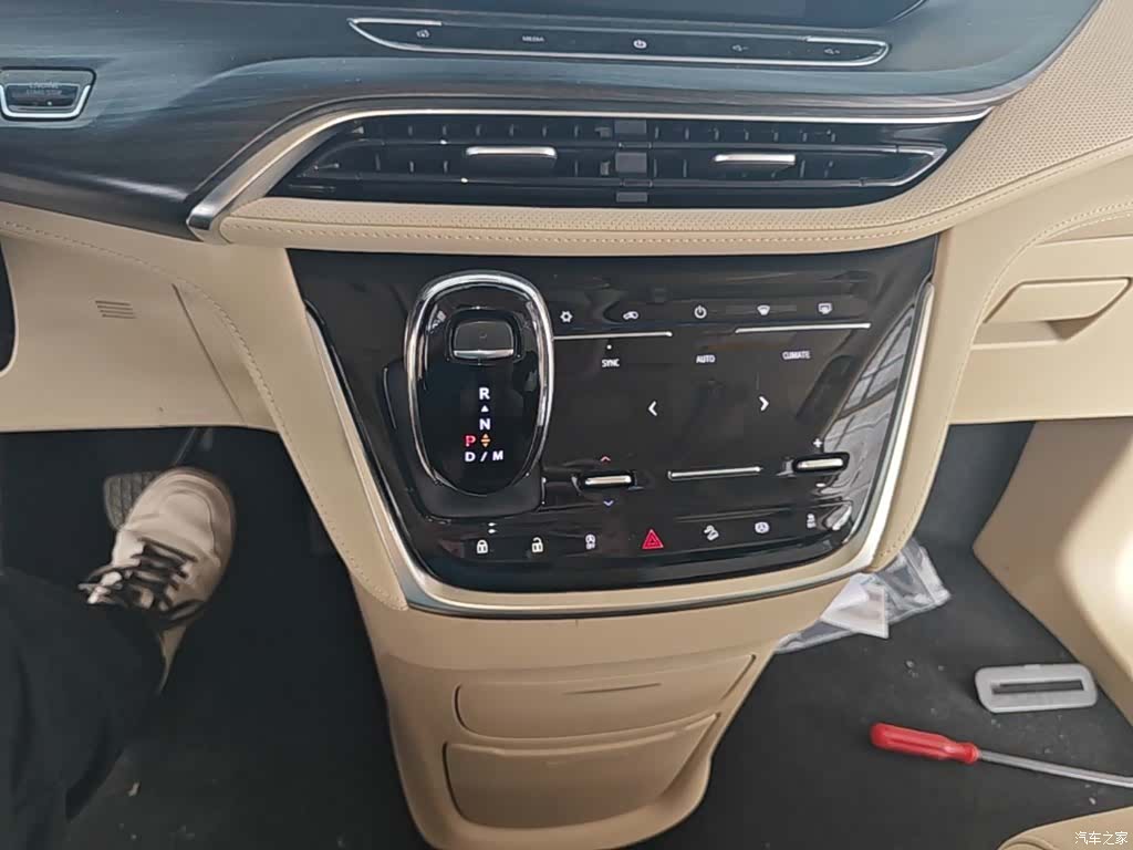 Buick GL8, 2023 14