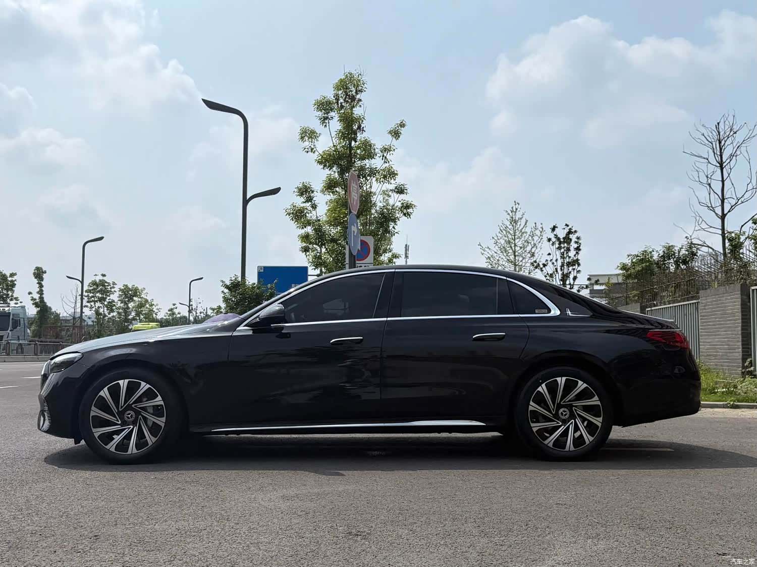 Mercedes-Benz E-Class, 2023 10