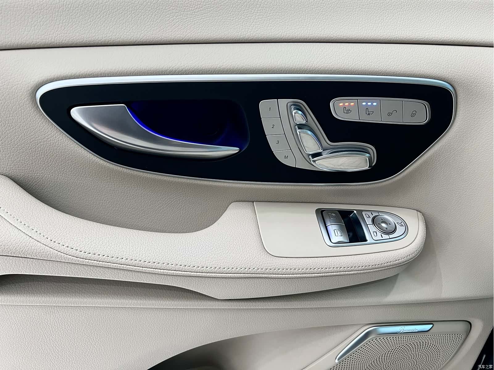 Mercedes-Benz V-Class, 2025 25