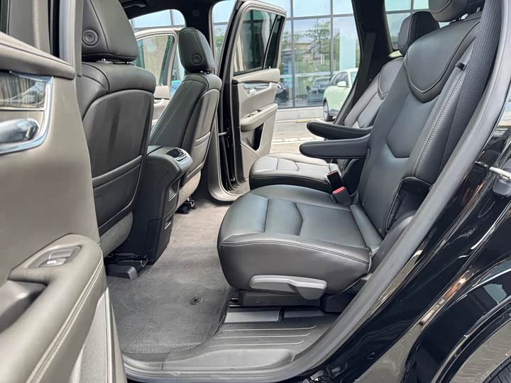 Cadillac XT6 2022 2.0T liu seats AWD Люкс