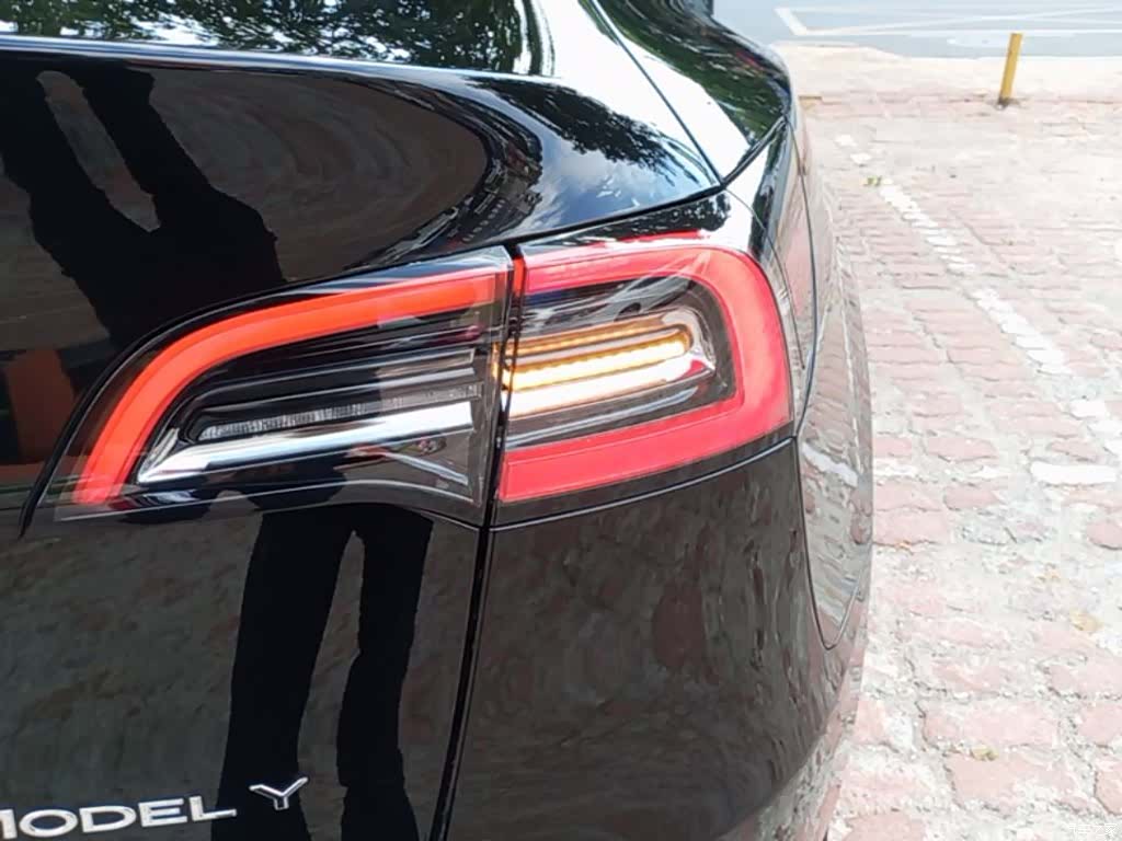 Tesla Model Y, 2023 8