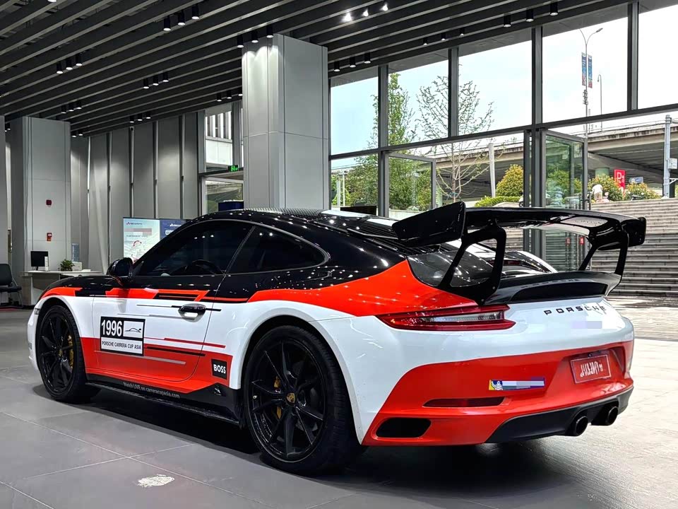 Porsche 911