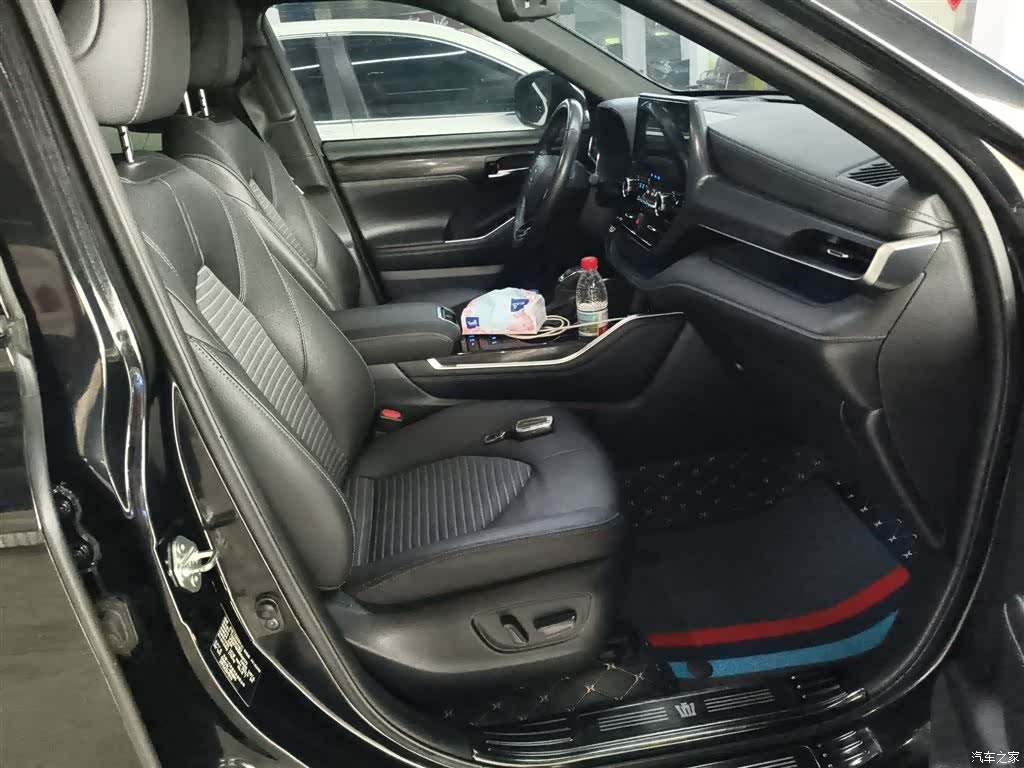 Toyota Crown, 2022 25