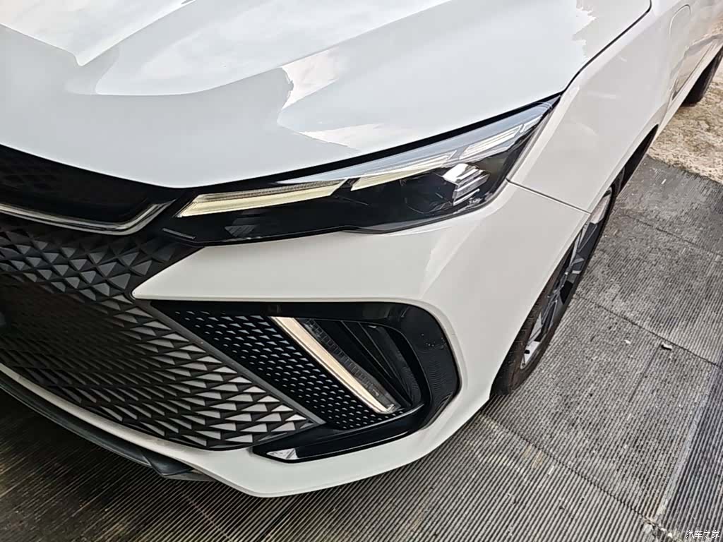 Geely Emgrand, 2022 24