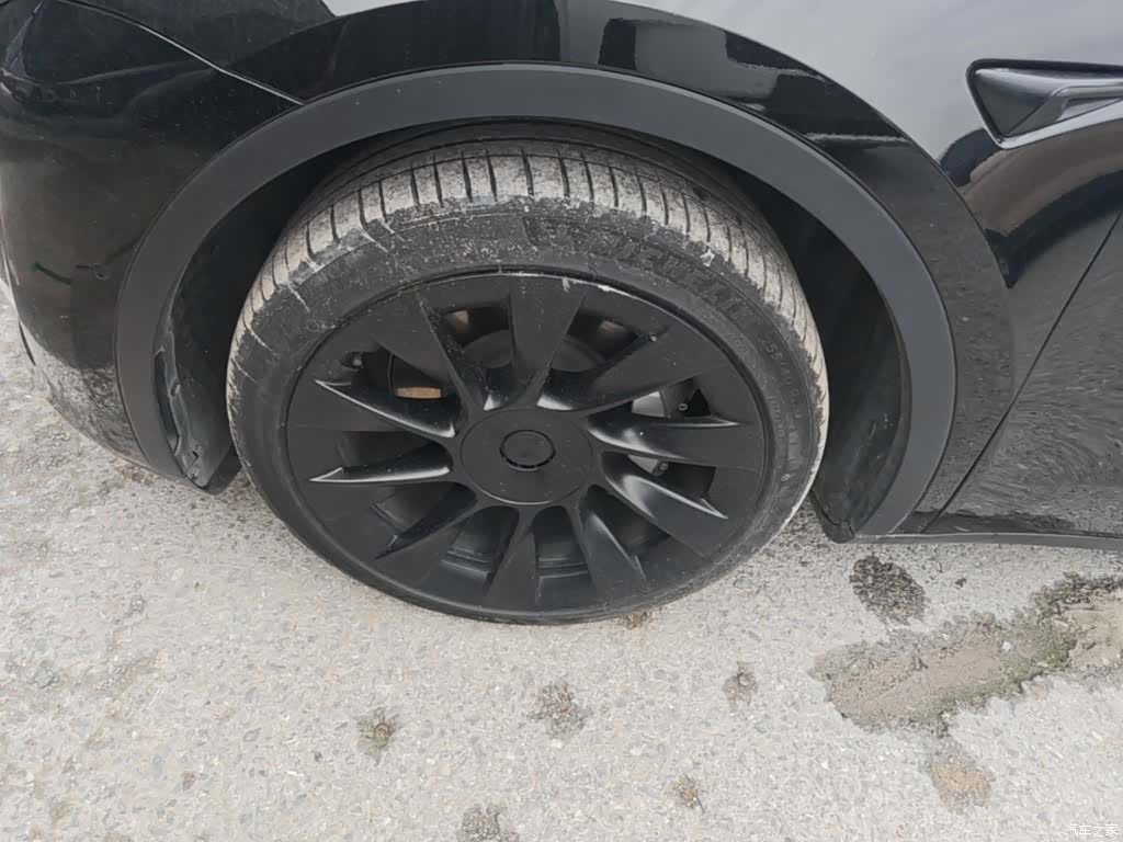 Tesla Model Y, 2022 23