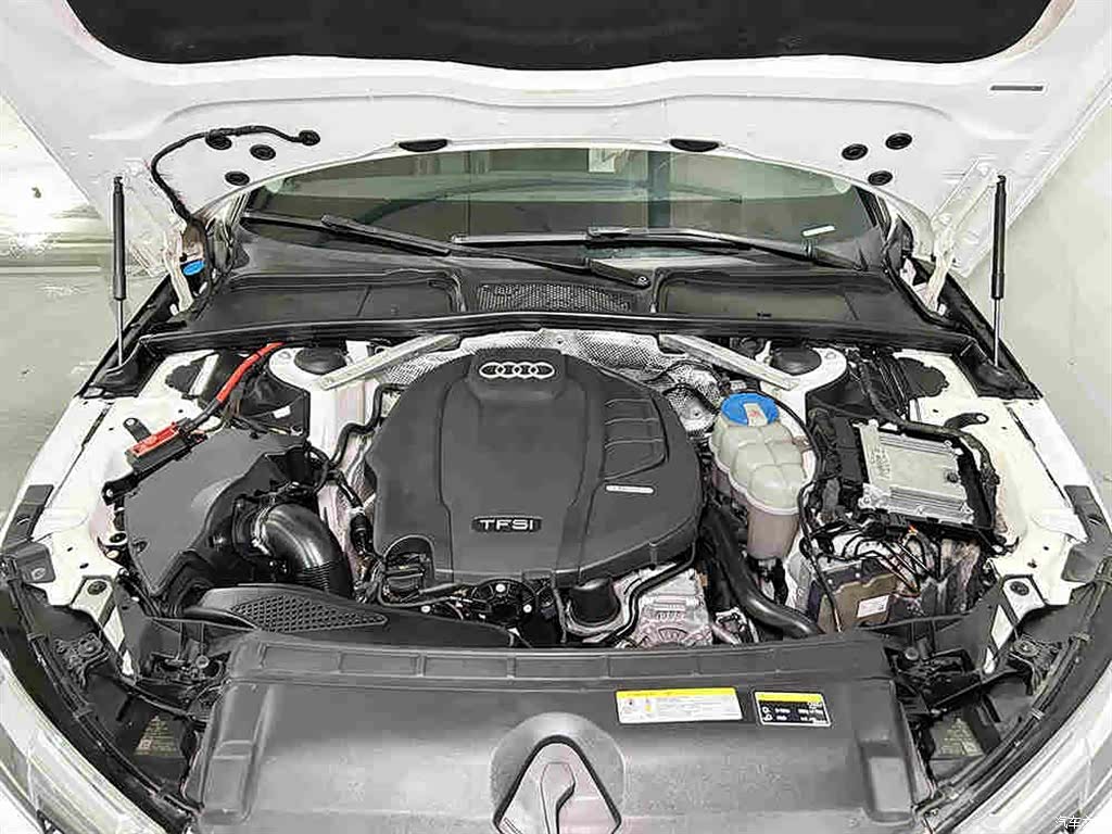 Audi A4L, 2018 8