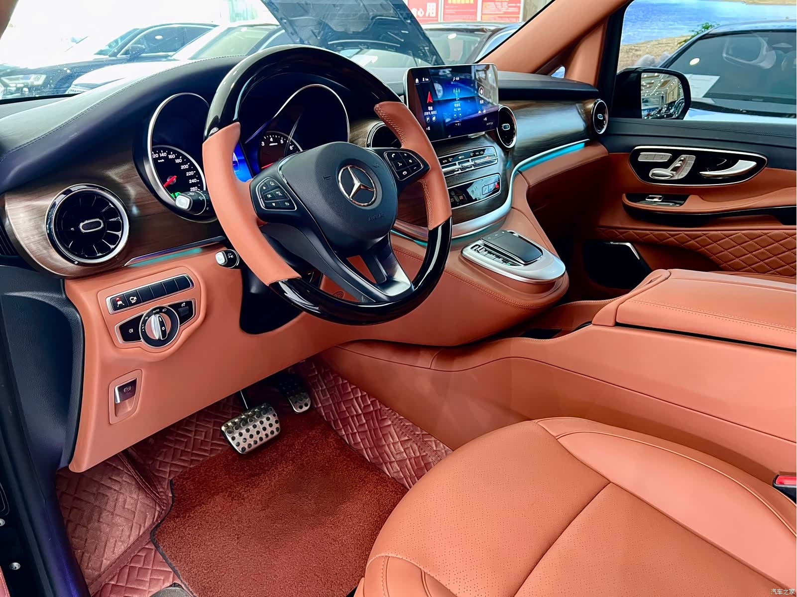 Mercedes-Benz V-Class, 2022 7