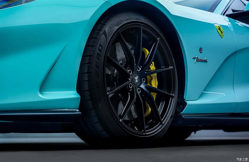 Ferrari 812, 2019 6