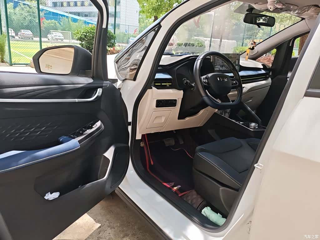 Geely EX3, 2022 13