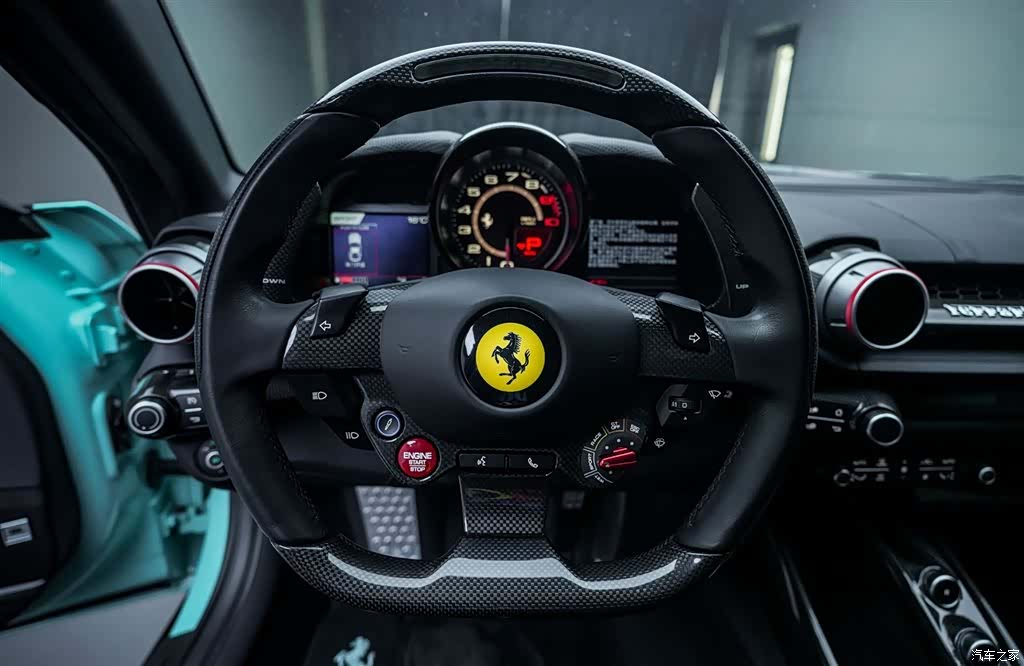 Ferrari 812, 2019 16