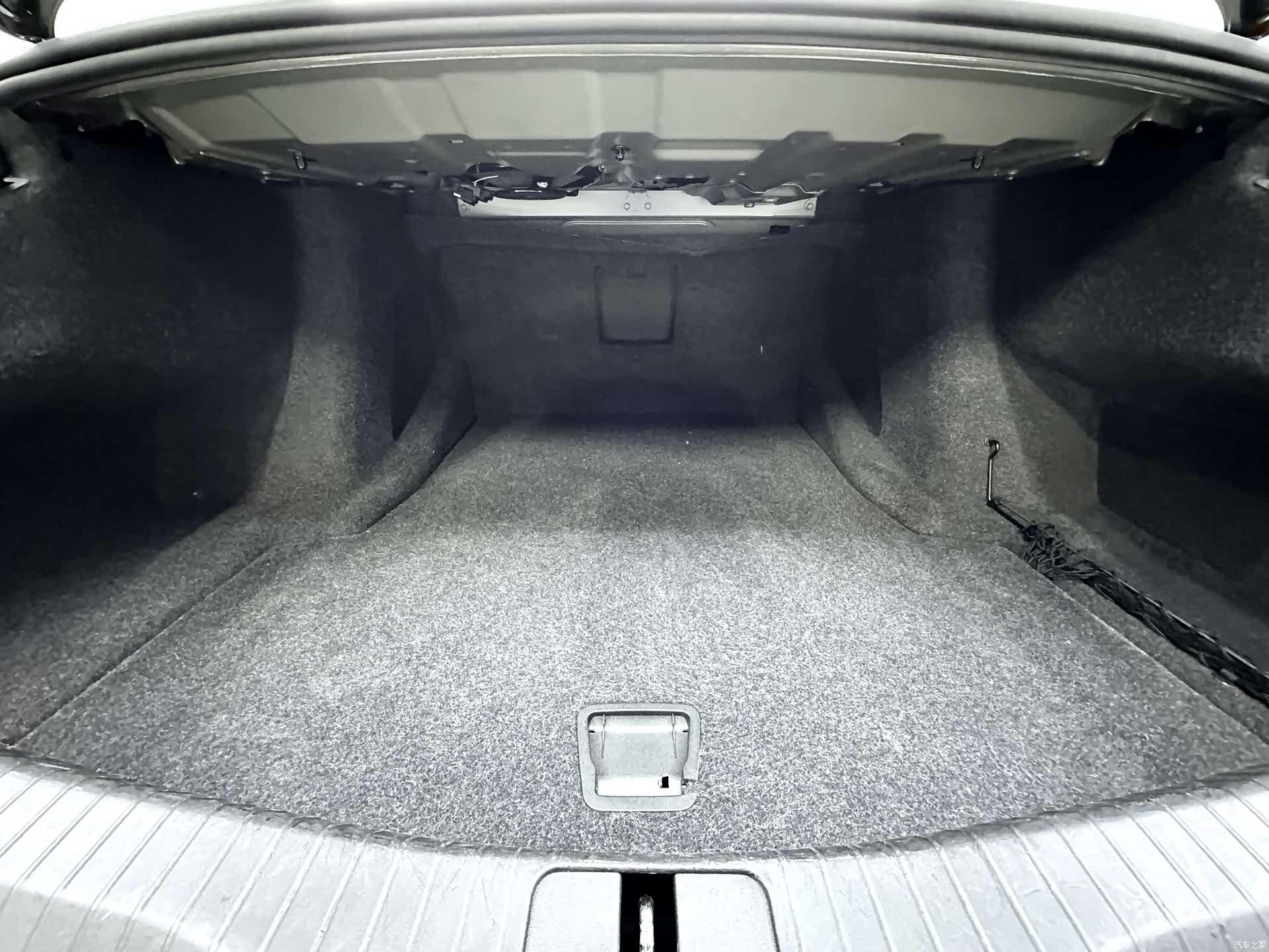 Cadillac CT6, 2022 13