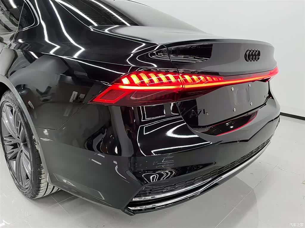 Audi A7L, 2024 16