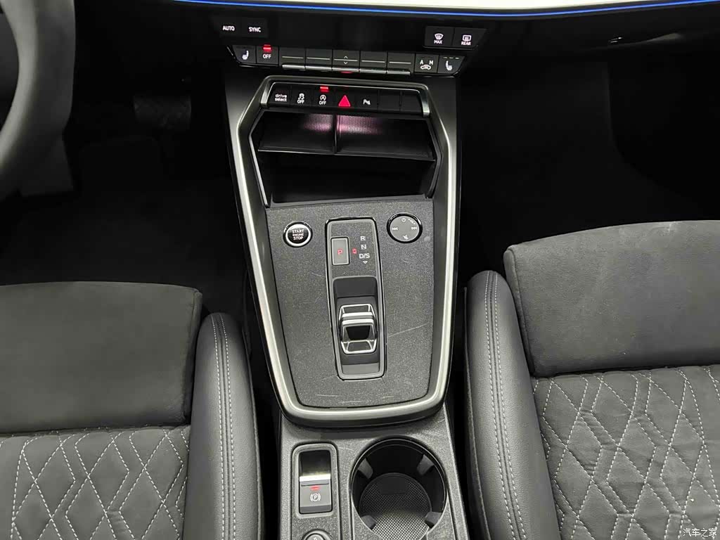 Audi A3, 2023 все фото