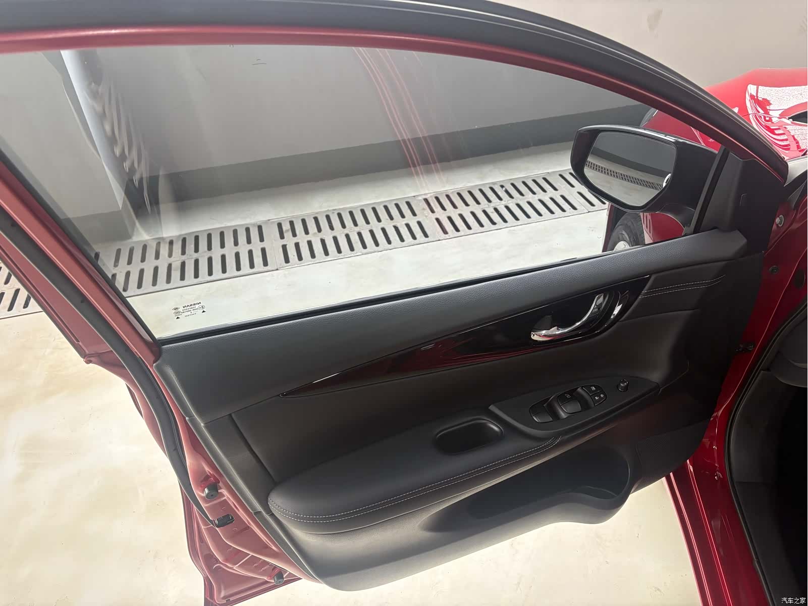 Nissan Tiida, 2023 10