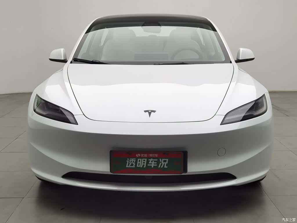 Tesla Model 3, 2025 3