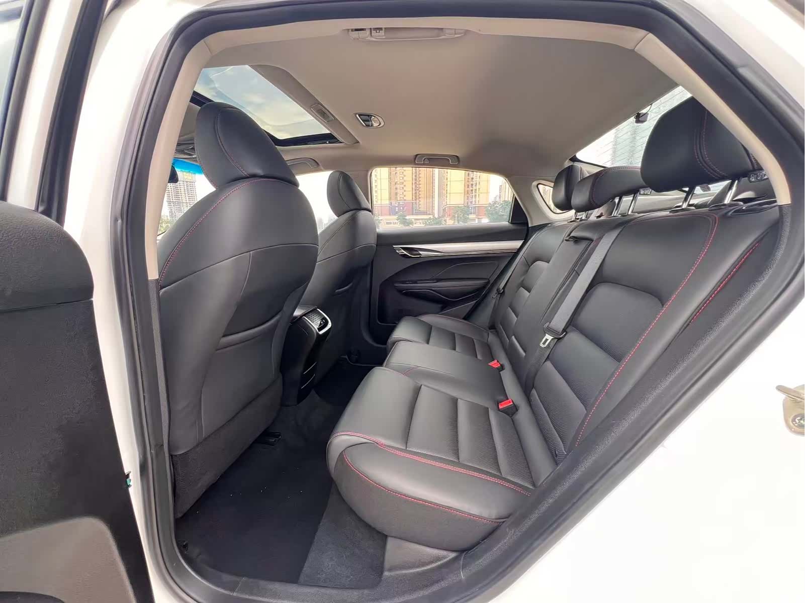 Geely Binray, 2020 10