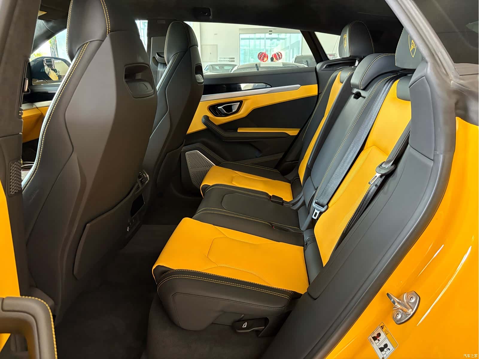 Lamborghini Urus, 2022 12