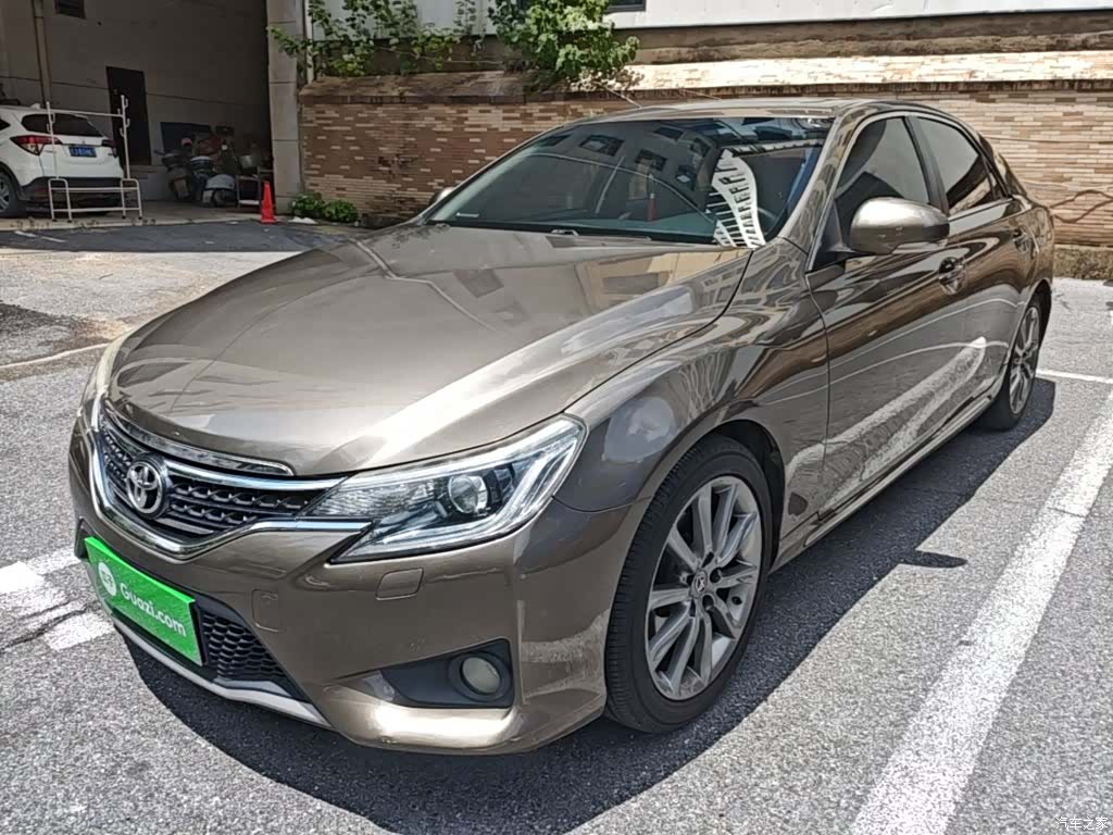 Toyota 2.5V, 2016 1