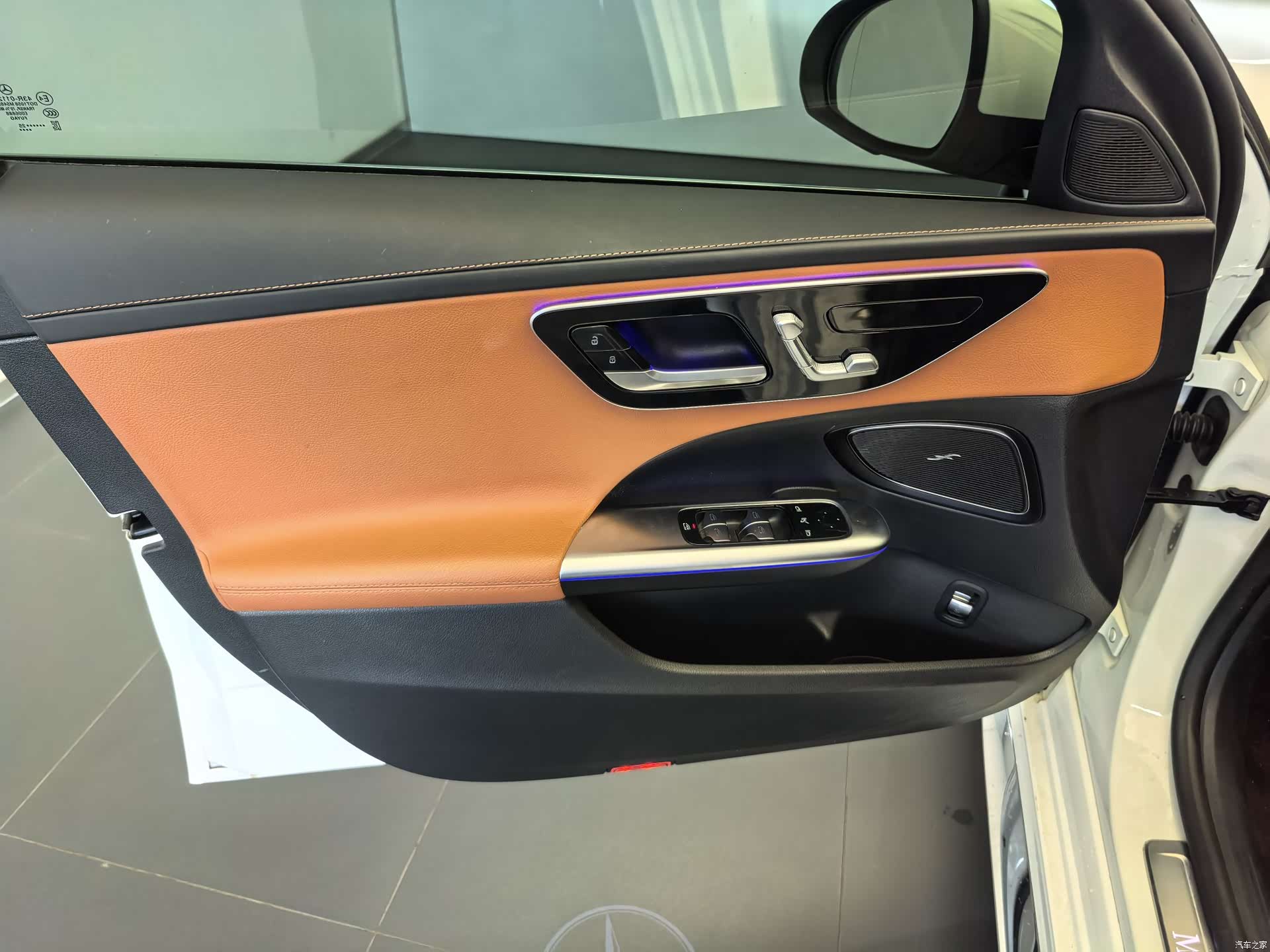 Mercedes-Benz C-Class, 2025 16