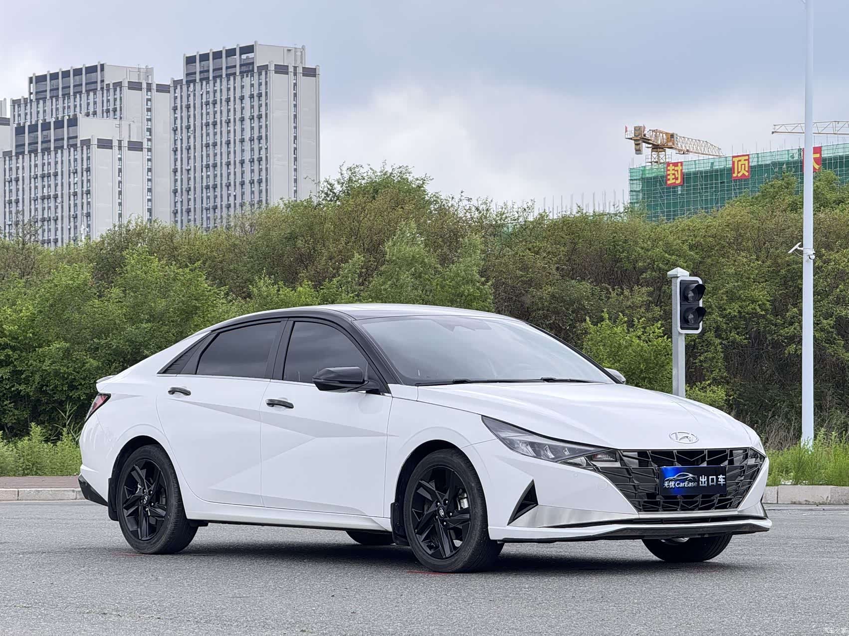 Hyundai Elantra, 2023 3