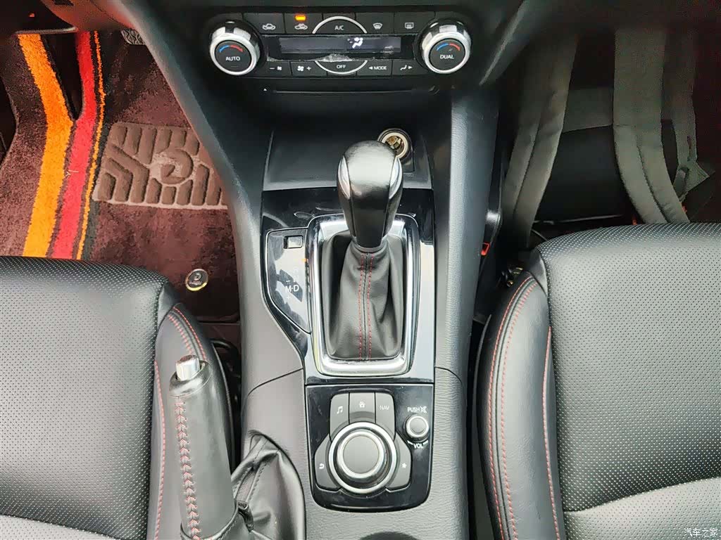 Mazda Mazda3, 2015 14